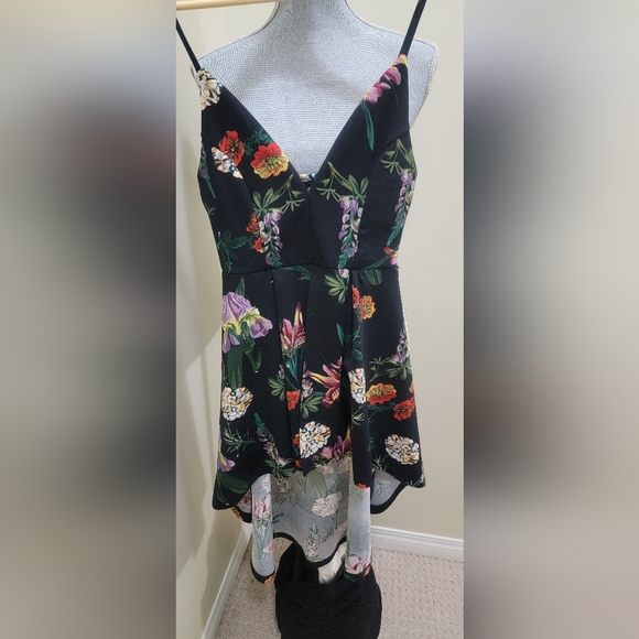 🏷️#25 REVAMPED Floral Romper / Dress  XS in very good condition - Picture 2 of 8